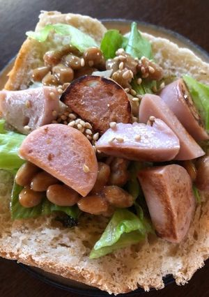 納豆とフィッシュソーセージのパン-レシピのメイン写真