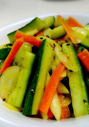 袋で簡単☆胡瓜と人参のカレー風味浅漬け-レシピのメイン写真