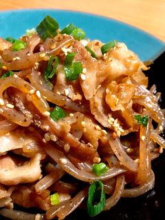 豚バラとこんにゃくのごま油炒め-レシピのメイン写真