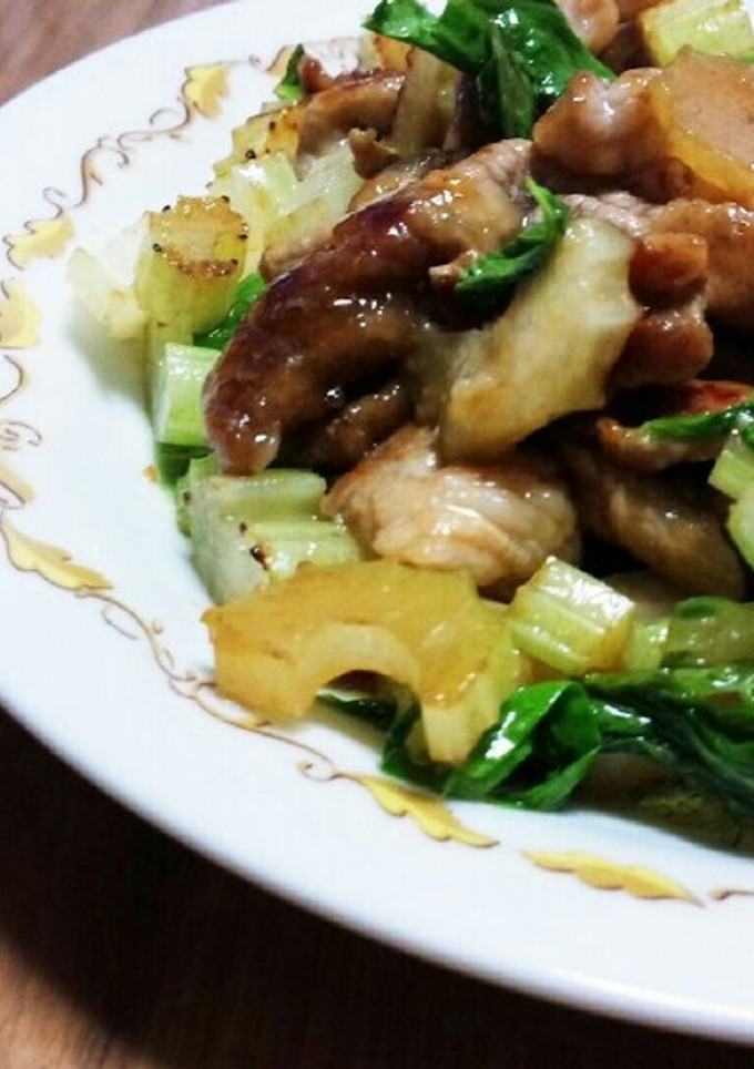簡単♪豚肉とセロリのオイスターソース炒め-レシピのメイン写真