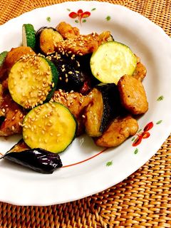 *ヒレ肉でナスとズッキーニの黒酢炒め*-レシピのメイン写真