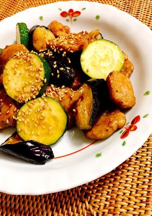 ＊ヒレ肉でナスとズッキーニの黒酢炒め＊-レシピのメイン写真