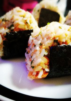 さっぱりで美味しい♪鮭と大葉のおにぎり-レシピのメイン写真