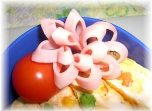 ハムの花は斜め切り～華やかな弁当隙間埋め-レシピのメイン写真