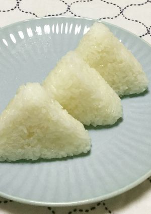 コンビニの様な☆キレイな三角おにぎり-レシピのメイン写真