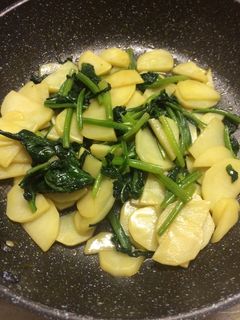 ジャガイモとほうれん草のバター炒め-レシピのメイン写真