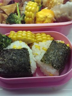 シャキシャキとうもろこしおにぎり-レシピのメイン写真