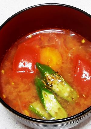 夏だから超簡単トマトとオクラの味噌汁-レシピのメイン写真
