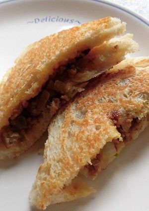 カレーパンなホットサンド-レシピのメイン写真