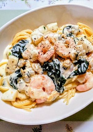 ランチ法蓮草とシーフードシチューのパスタ-レシピのメイン写真