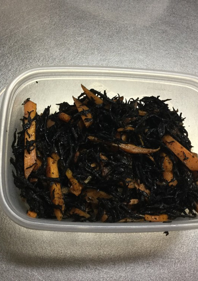 ひじきとにんじんの梅炒め-レシピのメイン写真