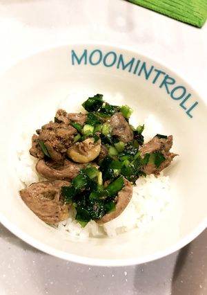 オリーブオイルでレバニラ丼-レシピのメイン写真