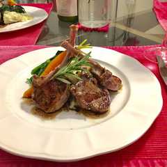 รูปของ 本場のラム肉のステーキ　バルサミコソース