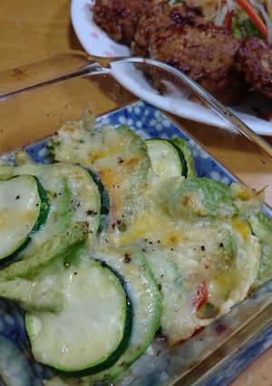 切って焼くだけ！夏野菜のチーズ焼き♪-レシピのメイン写真