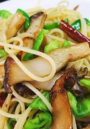 アンチョビと揚げエリンギのペペロンチーノ-レシピのメイン写真
