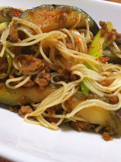 なすと挽肉と素麺の炒め物(チャンプル風)-レシピのメイン写真