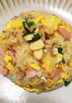 余った食材で簡単ガーリックチャーハン-レシピのメイン写真