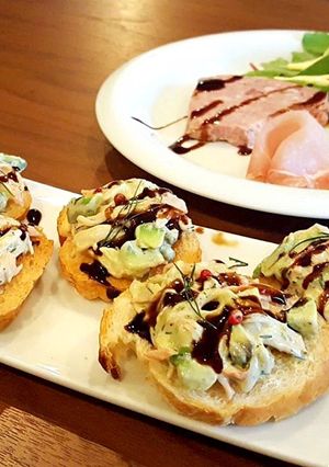 カニカマとアボカドのブルスケッタ-レシピのメイン写真