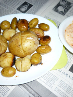 無加水鍋で新じゃが+プチにんにくの塩茹で-レシピのメイン写真