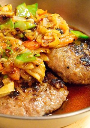 食べるラー油でサルサハンバーグソース-レシピのメイン写真