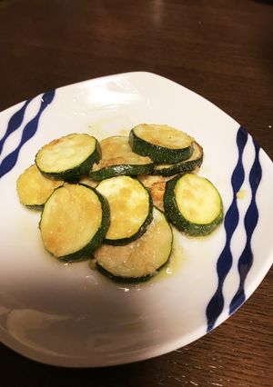 ズッキーニでペペロンチーノ-レシピのメイン写真