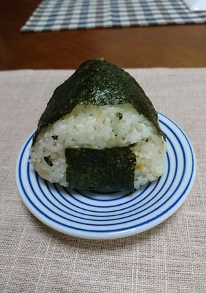 懐かしい!我が家の遠足おにぎり-レシピのメイン写真