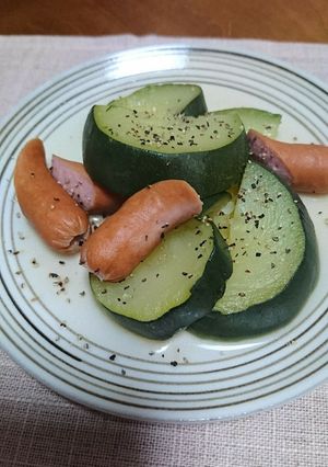 ズッキーニとウィンナーの煮込み-レシピのメイン写真