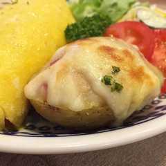รูปของ まるごとじゃが芋のポテトグラタン
