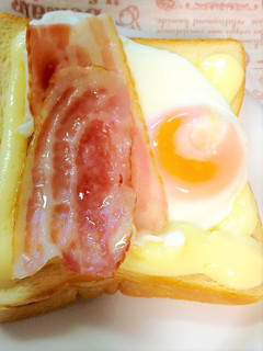 目玉焼きベーコントースト(ラピュタパン)-レシピのメイン写真