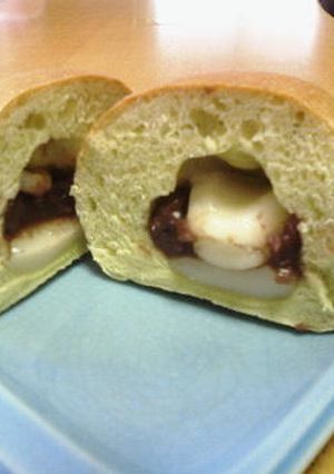 春を食べよう♪白玉あん入りヨモギパン-レシピのメイン写真