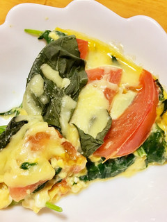ほうれん草とトマトのオムレツ-レシピのメイン写真