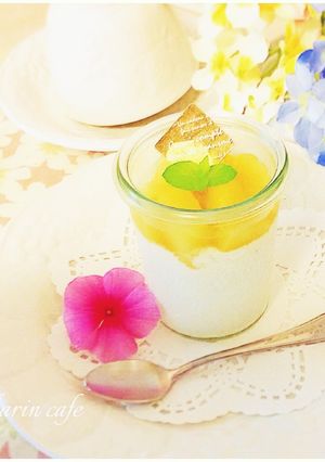 桃コンポートでヨーグルトパンナコッタ-レシピのメイン写真