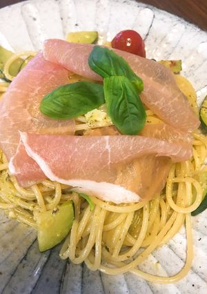 夏野菜で！生ハムとズッキーニのパスタ-レシピのメイン写真