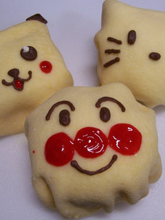 市販のロールケーキ入れてキャラクレープ♪-レシピのメイン写真