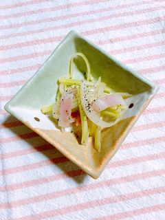 ブロッコリーの茎と玉ねぎのバター炒め-レシピのメイン写真