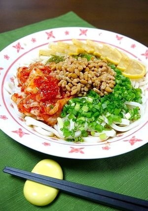 簡単！辛辛冷冷☆キムチ納豆うどん-レシピのメイン写真
