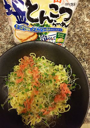 小エビとスプラウトの塩とんこつ麺-レシピのメイン写真