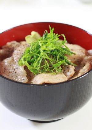 大葉塩ダレで作るガッツリ豚丼-レシピのメイン写真