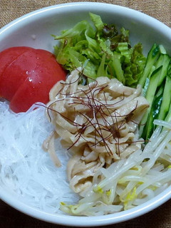 鶏皮と緑豆春雨入り中華風サラダ-レシピのメイン写真