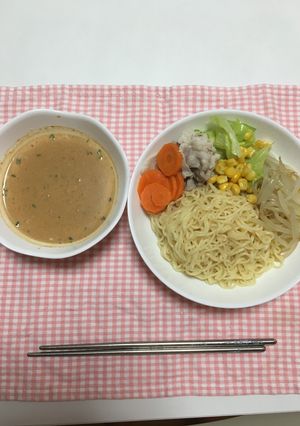 冷しゃぶサラダ風ミルク味噌冷やしつけ麺-レシピのメイン写真