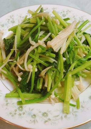 簡単！ほうれん草のオリーブオイル炒め-レシピのメイン写真