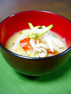 簡単!ズッキーニとたっぷり葱のお味噌汁-レシピのメイン写真