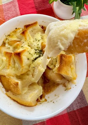 サクとろ食感！時短オニオングラタンパン🧅🧀🍞-レシピのメイン写真