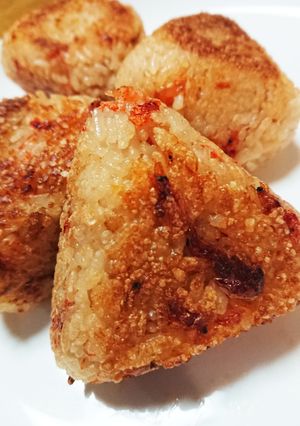 残り物の炊き込みご飯で。焼おにぎり☆-レシピのメイン写真