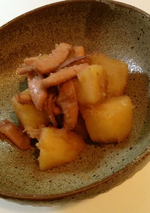 ☆イカとじゃがいもの煮物(中華味)-レシピのメイン写真