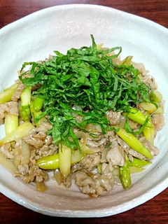 豚肉とアスパラと玉ネギの梅だれ炒め-レシピのメイン写真