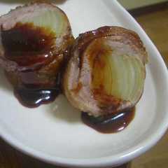 รูปของ 豚バラ肉のタマネギ巻き