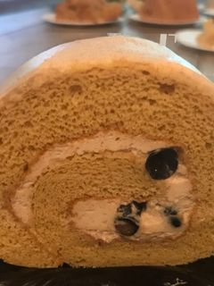 きな粉と黒豆のロールケーキ-レシピのメイン写真