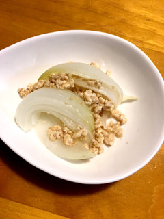 レンチン新玉ねぎ&鶏そぼろ-レシピのメイン写真