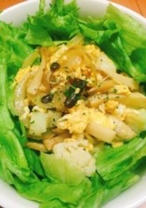 【簡単】きのこと玉ねぎと卵の温サラダ-レシピのメイン写真